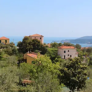  Casa vacanze La Civetta Sul Como' Italia