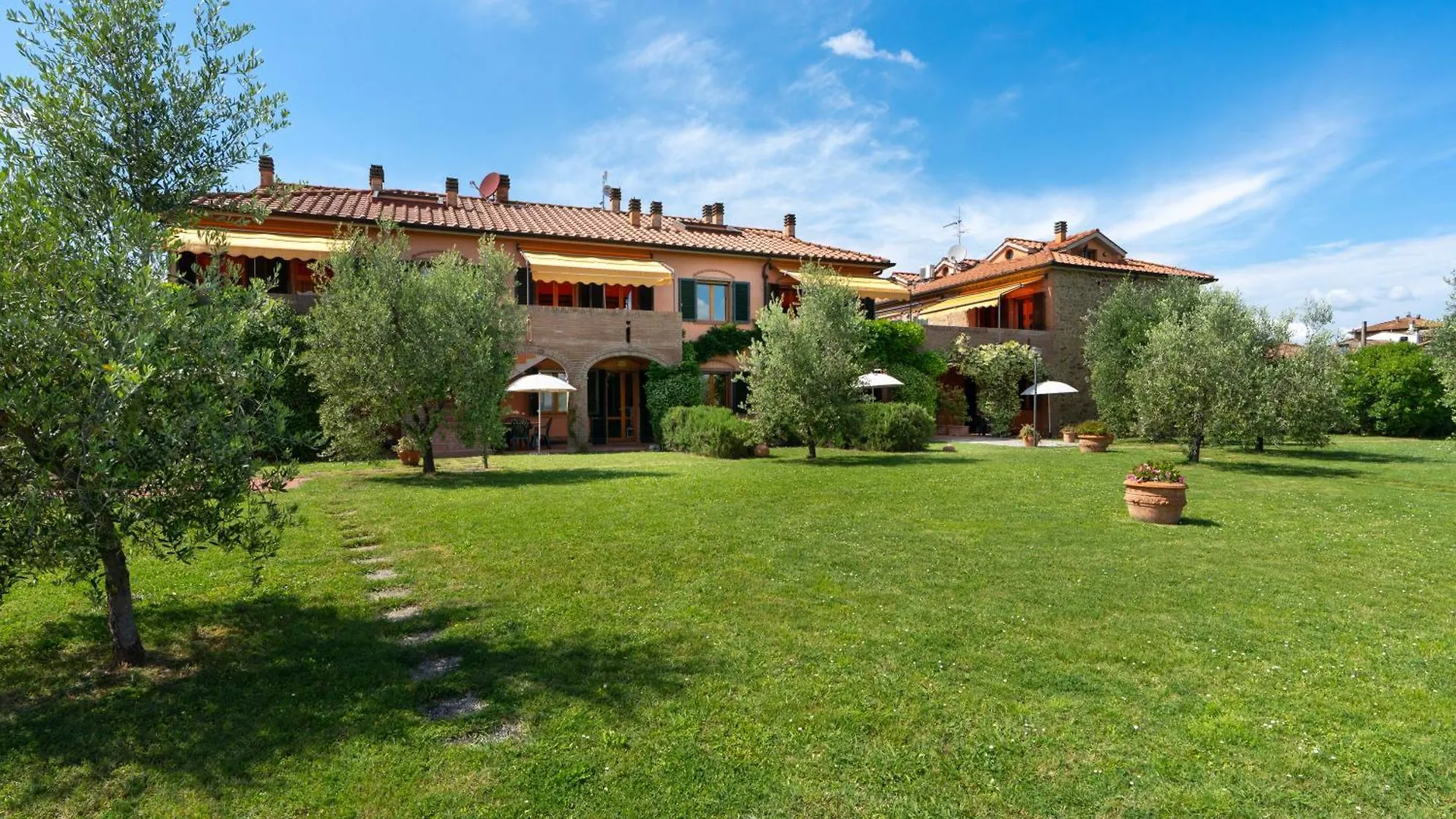 Calanchi Apartments Montaione 0*,